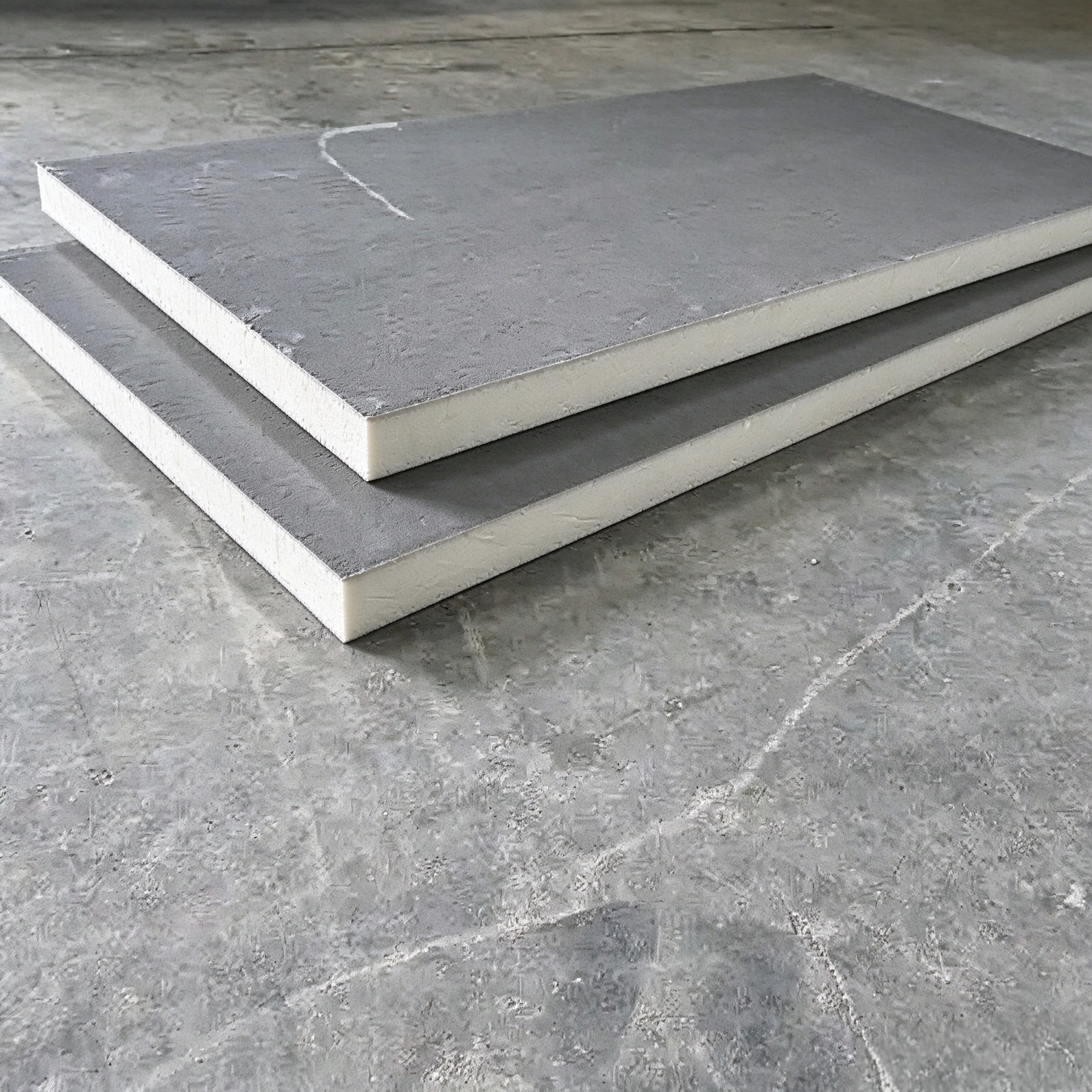 Polyurethane-foam-insulation-board-with-protective-foil-facing