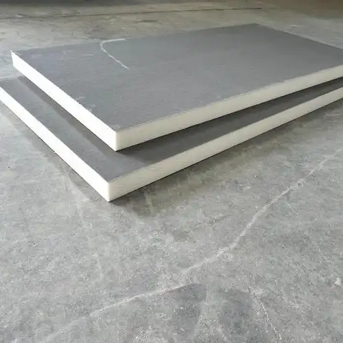 Polyurethane-foam-insulation-board-with-protective-foil-facing